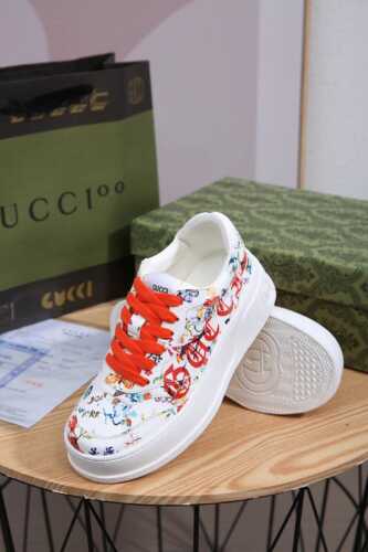 Sepatu gucci sneakers online