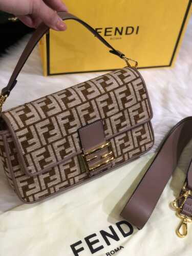 Fendi baguette online tas